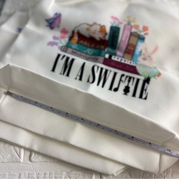 2 New 'I'm a Swiftie' Double Sided Tote Bags - Picture 2 of 7